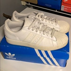 Men’s White Superstar Adidas Shelltoe Size 10.5